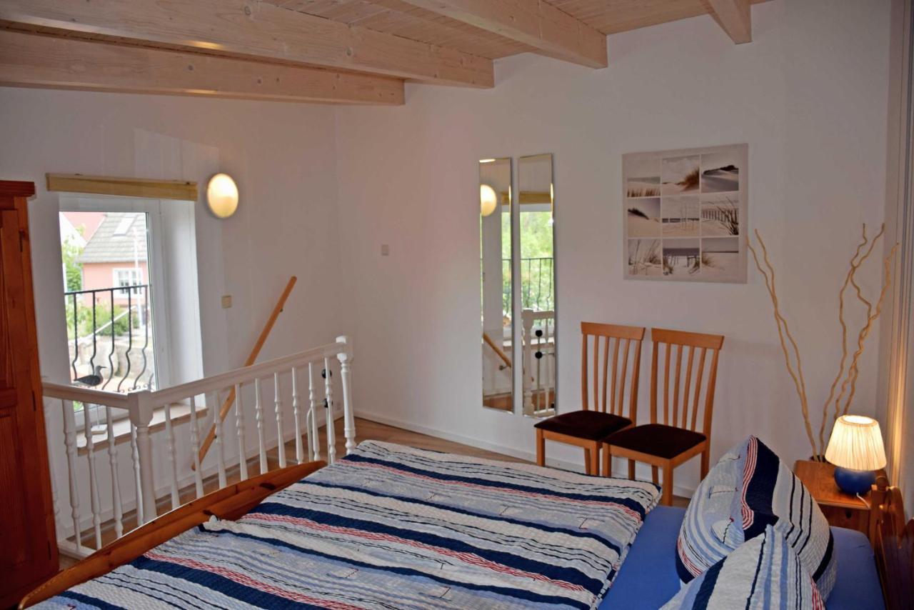 Ferienhaus Zum Hafen In Altefaehr Buitenkant foto