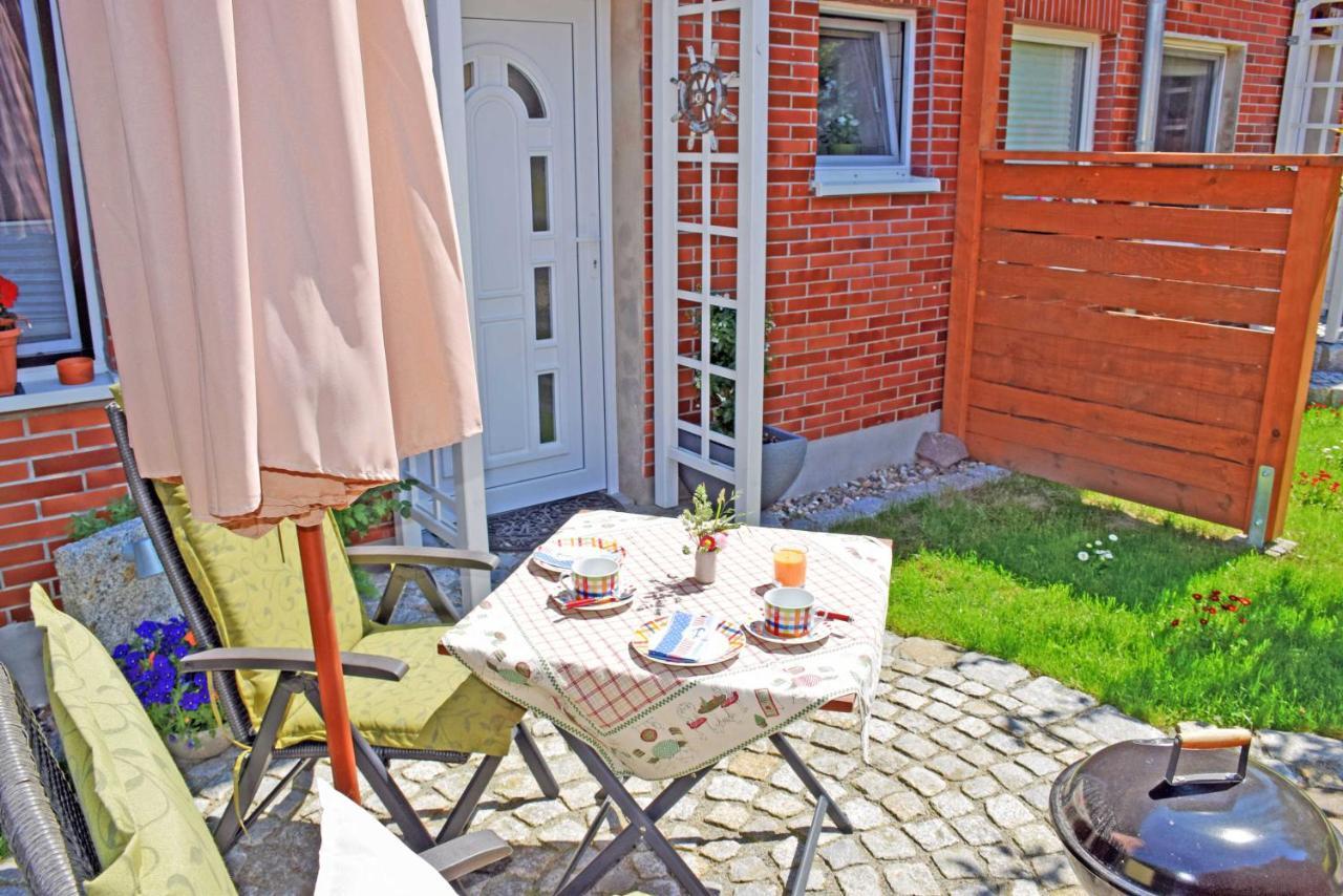 Ferienhaus Zum Hafen In Altefaehr Buitenkant foto