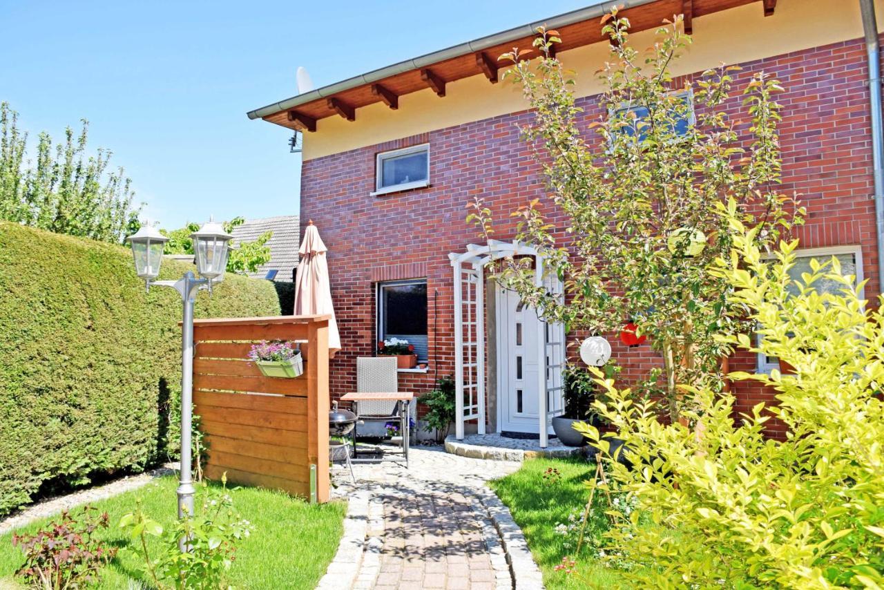 Ferienhaus Zum Hafen In Altefaehr Buitenkant foto